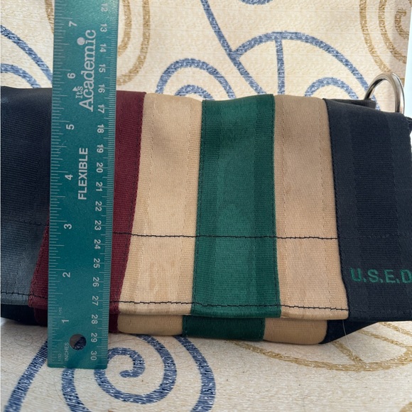 Unique Seatbelt bag! Reused materials - Picture 9 of 9